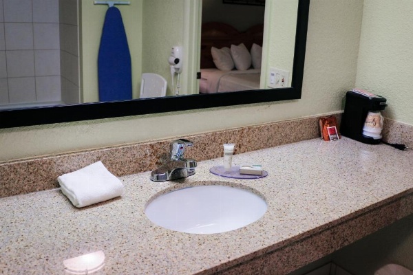 Suite Dreams Hotel image 13