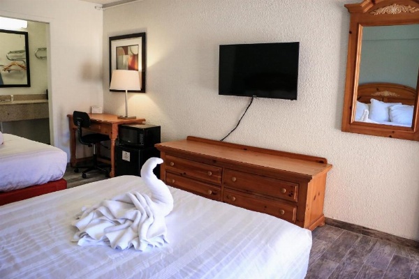 Suite Dreams Hotel image 15